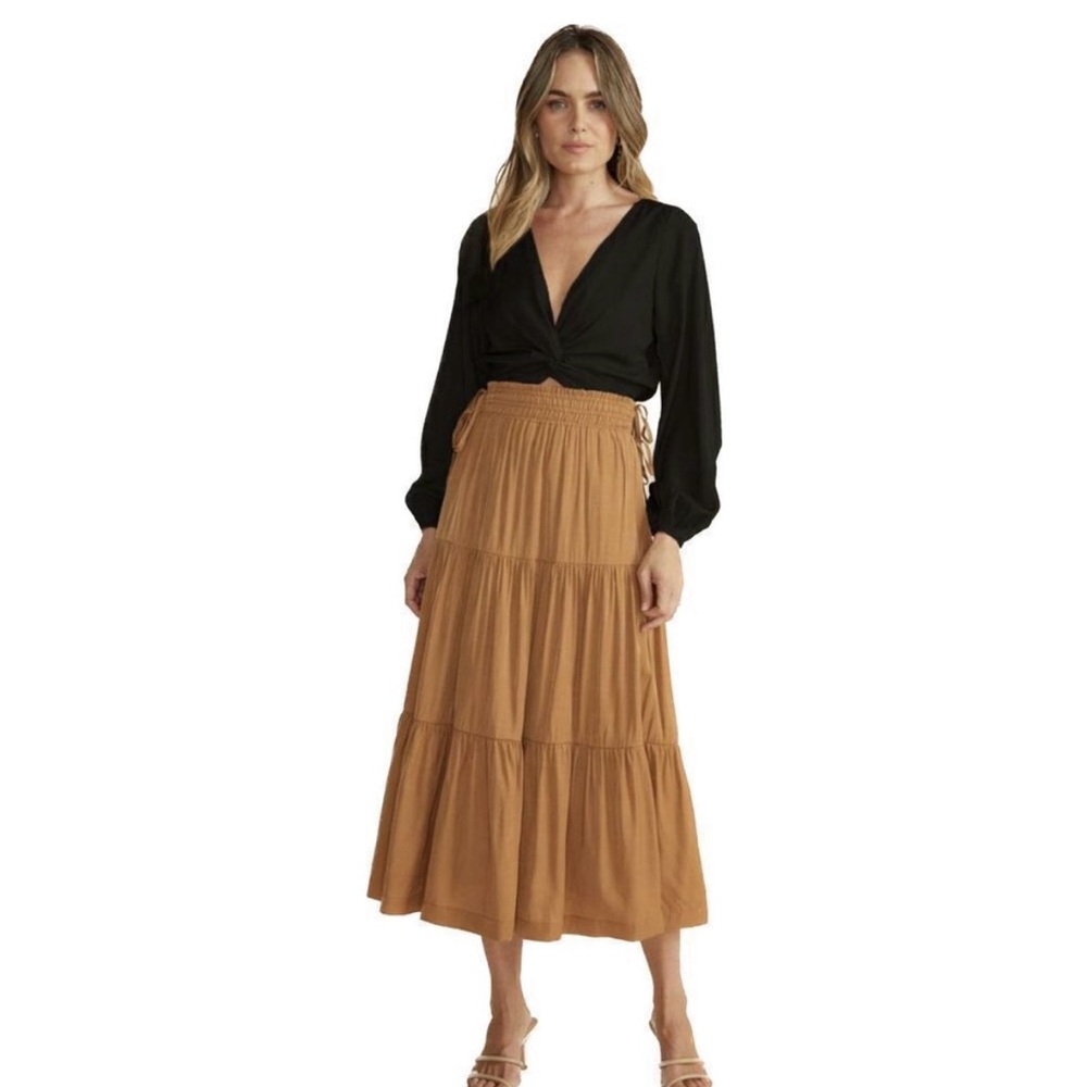 MinkPink Harper Twist Blouse
MED NWT
